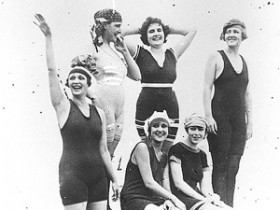 history-bathing-belles-bondi-1919 - The Beast