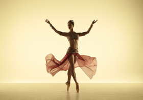 140528_AusBallet_15_10_1994-Robyn-Hendricks-in-La-Bayadere-The-Australian-Ballet-2014-Photographer-Georges-Antoni