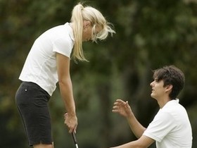 Womens-Hit-and-giggle1